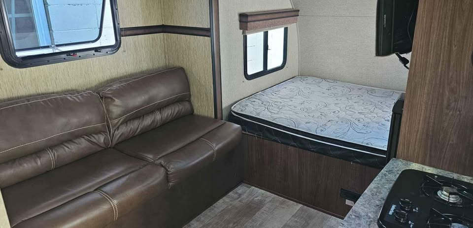 2015 Palomino Palomini RV Rental - Image 2