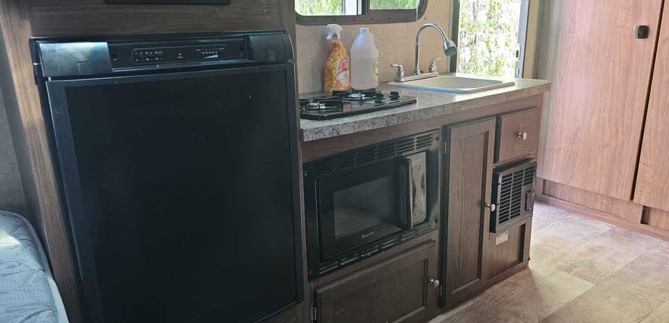2015 Palomino Palomini RV Rental - Image 4