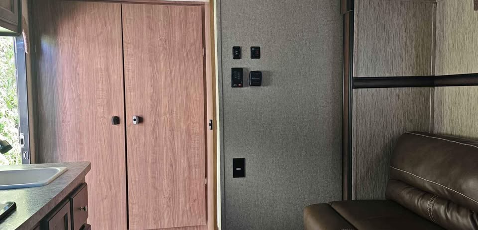 2015 Palomino Palomini RV Rental - Image 5